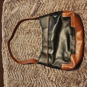 Mondani new York ladies medium hand bag.